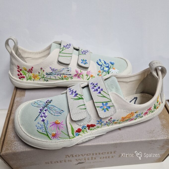 Handbemalt by Kleine-Spatzen Wildlinge mit Libellen und Blumen