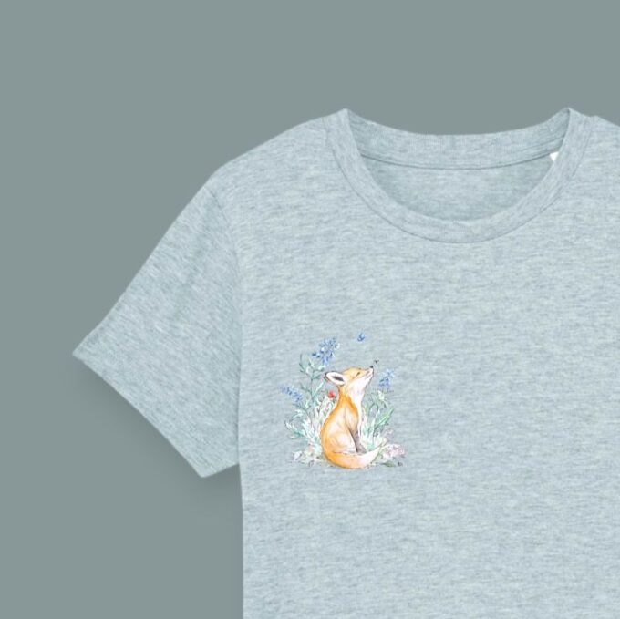 Blumenfuchs auf Mid Heather Ice Blue