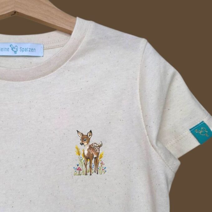 Kleines Reh Josefine auf Natural Raw