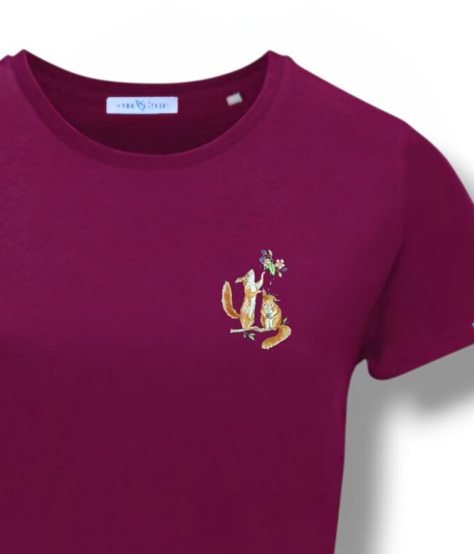 T-Shirt Woman by Kleine-Spatzen in Astral Purple mit Motiv Eichhörnchen (2)